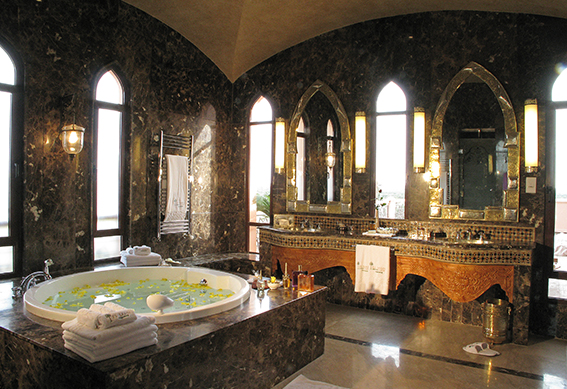 salle-bain-jacuzzi-palace-marrakech